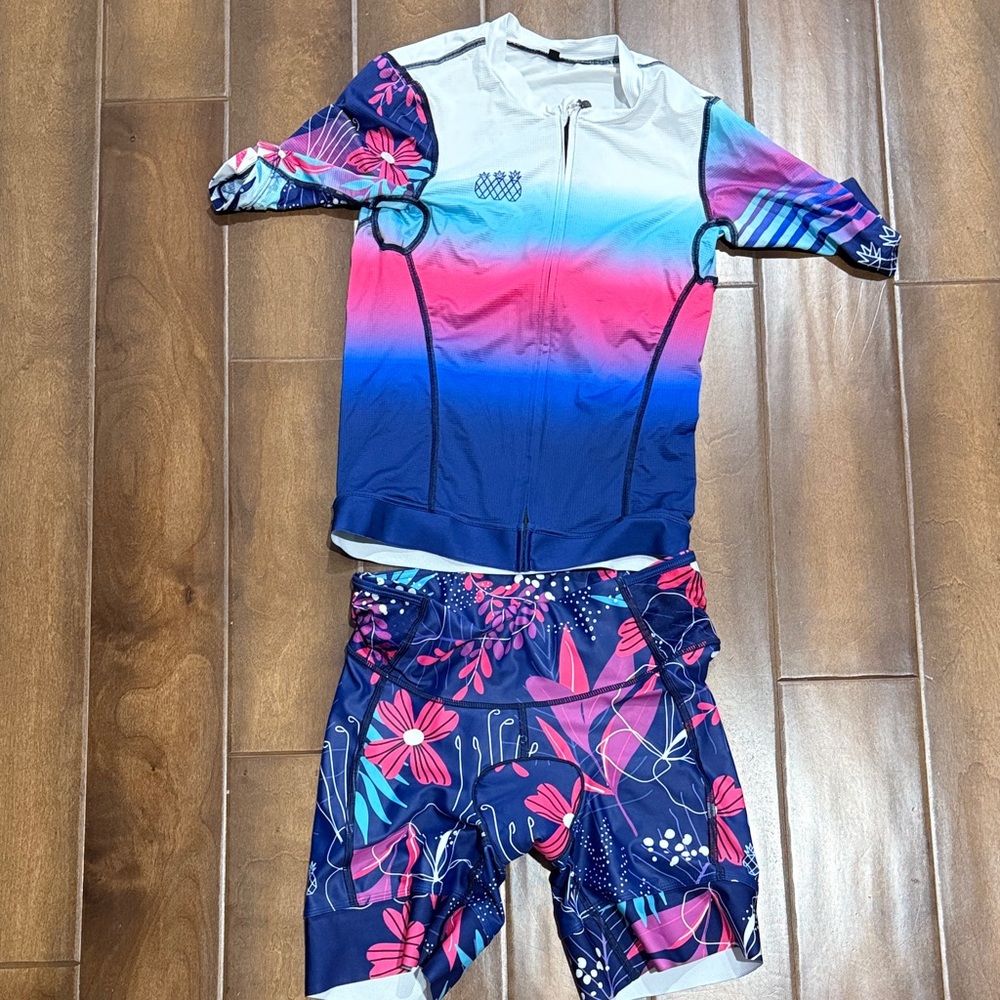 Tres Piñas - Blue and Pink Floral Tri Kit